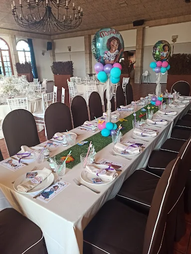 Sala de fiestas infantil decorada